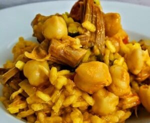 Lee más sobre el artículo Arroz de “Ropa Vieja” (restos cocido madrileño)